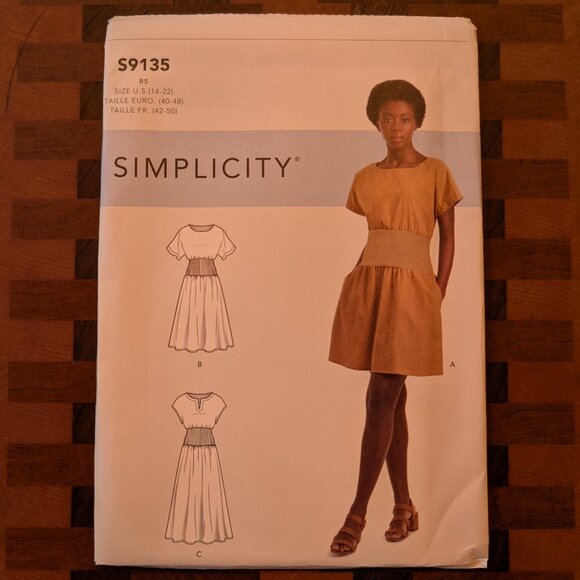 Simplicity 9135 - Uncut - Sizes 14-22 - Dress with Knit Midriff - Picture 1 of 3